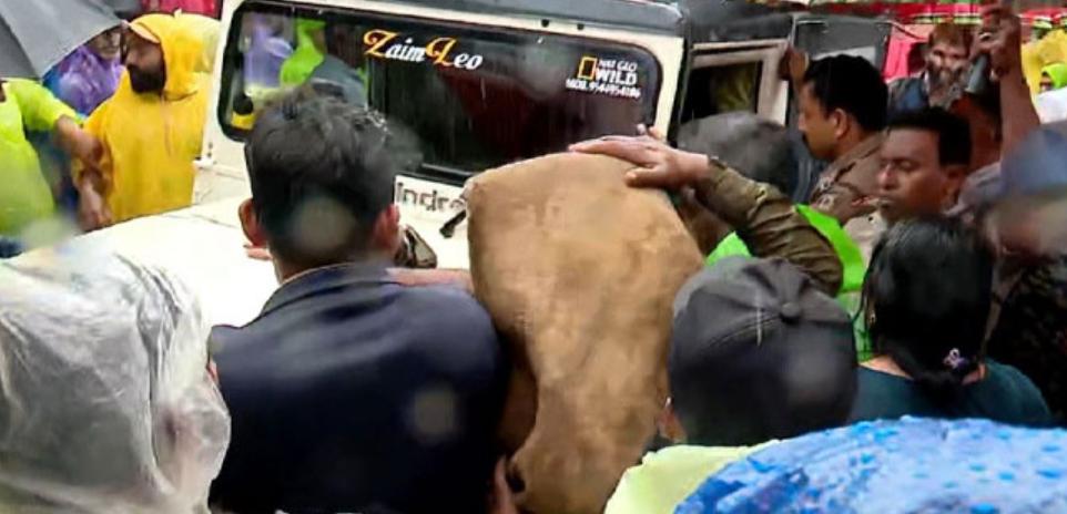 ചൂരല്‍മല സ്വദേശികള്‍ക്കെതിരെ കേസ്