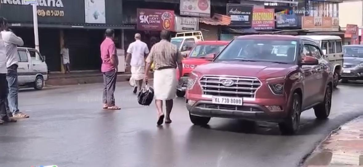 ദേശീയ പണിമുടക്ക് വയനാട്ടിൽ പൂർണ്ണം;വാഹനങ്ങൾ തടയുന്നു