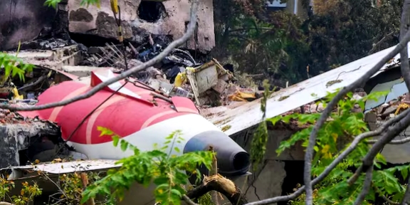 അഹമ്മദാബാദ് ദുരന്തം: വിമാനത്തിന്റെ 2 എൻജിനുകളും പ്രവർത്തനരഹിതമായി?; ഫ്ലൈറ്റ് സിമുലേറ്റർ പഠനം നടത്തി എയർ ഇന്ത്യ