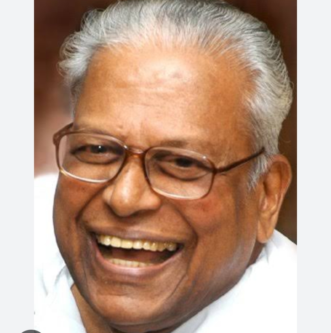 ‘ഓരോ ദിവസവും പൊരുതി മുന്നേറി, വെന്റിലേറ്ററില്ലാതെ സ്പന്ദിക്കാൻ തുടങ്ങി’; വിഎസിന്റെ ആരോഗ്യനില മെച്ചപ്പെട്ടു