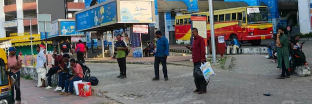 വിശ്വസിച്ചവർ ‘പെട്ടു’; കെഎസ്ആർടിസിയും ഓടുന്നില്ല; പണിമുടക്ക് പൂർണം