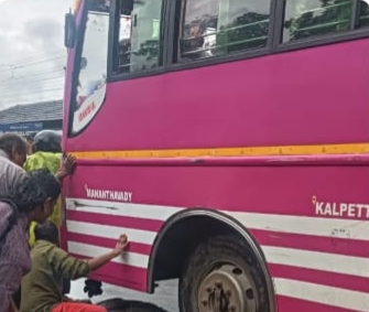 ബസ് ശരീരത്തിലൂടെ കയറിയിറങ്ങി ഗുരുതര പരിക്കേറ്റ വയോധിക മരിച്ചു