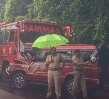 താമരശ്ശേരി ചുരത്തിൽ വാഹനാപകടം