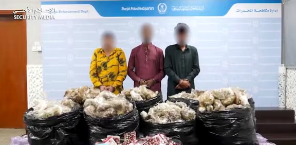 เดชเดคเดฟเดตเดพเดฏเดฟ เดฏเตเดเดเดฏเดฟเดฒเตเดเตเดเต เดเตเดเตเดเดฌเดธเดฎเตเดคเด เดฏเดพเดคเตเดฐ, เดญเดพเดฐเตเดฏเดฏเตเดฏเตเด เดฎเดเตเดเดณเตเดฏเตเด เดฎเดฑเดฏเดพเดเตเดเดฟ เดตเตป เดฒเดนเดฐเดฟเดฎเดฐเตเดจเตเดจเต เดเดเดคเตเดคเต; เดเดณเต เดเดฃเตเดเต เดเตเดเตเดเดฟ เดชเตเดฒเตเดธเต