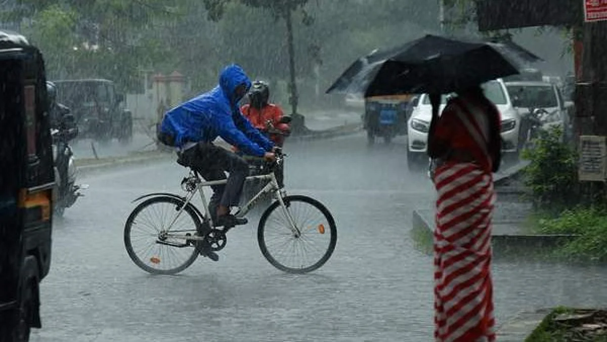 സംസ്ഥാനത്ത് ഇന്ന് അതിതീവ്ര മഴ: അഞ്ച് ജില്ലകളില് റെഡ് അലര്ട്ട്, നാലിടത്ത് ഓറഞ്ച് മുന്നറിയിപ്പ്