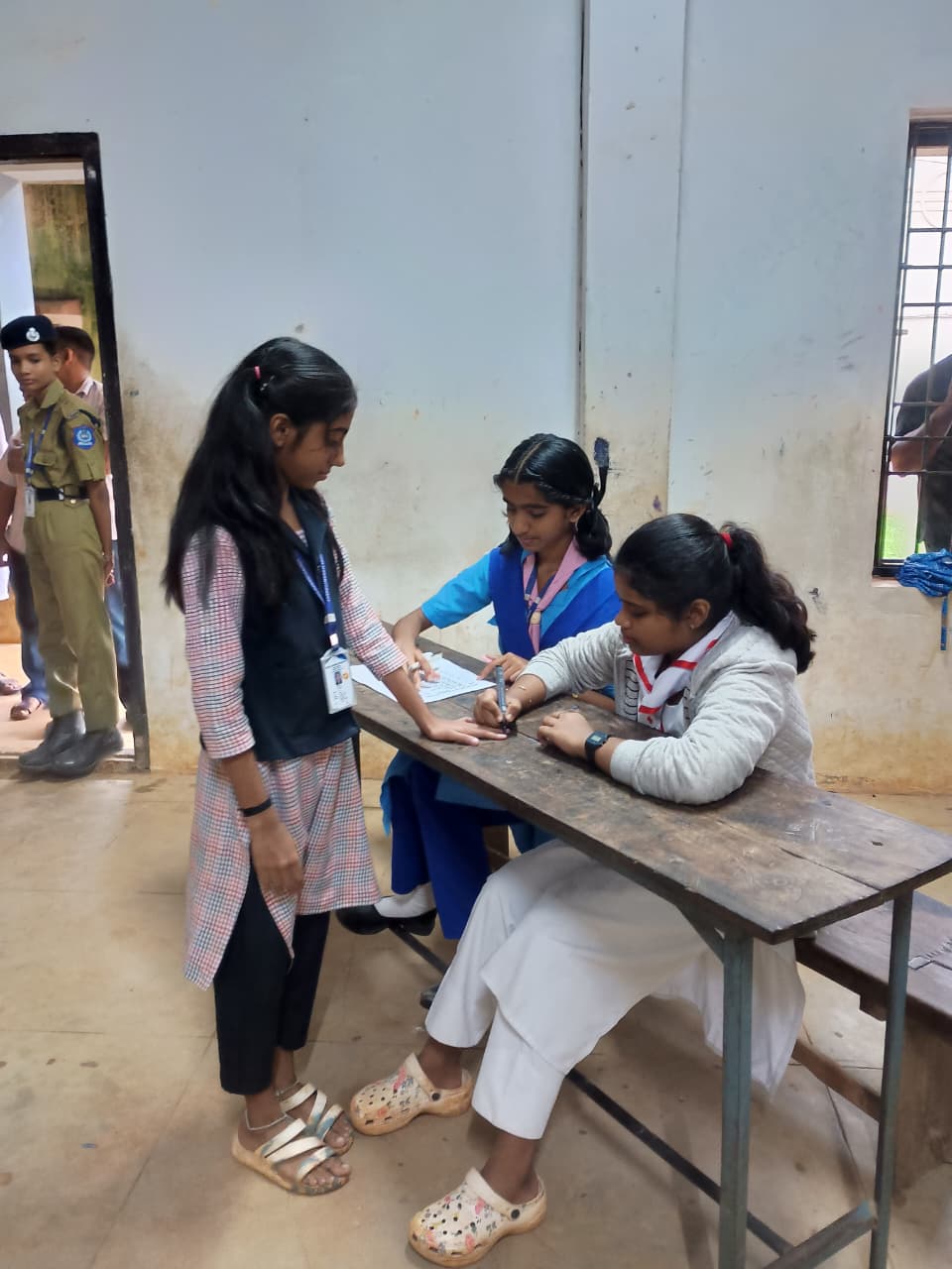 ജിവിഎച്ച്എസ്എസ് മാനന്തവാടിയിൽ സ്കൂൾ പാർലമെൻറ് ഇലക്ഷൻ നടത്തി