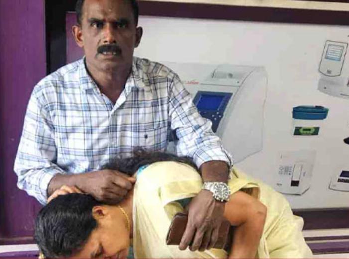 കുഴഞ്ഞ് വീണ വീട്ടമ്മയ്ക്ക് ചികിത്സ നല്‍കിയില്ലെന്ന് പരാതി