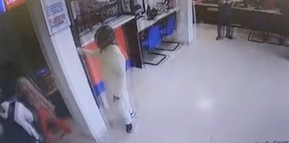 8 เดฎเดฟเดจเดฟเดฑเตเดฑเดฟเตฝ 15 เดเดฟเดฒเต เดธเตเดตเตผเดฃเด, เดเดฏเดฟเดฒเดฟเตฝ เดคเตเดเดเตเดเดฟเดฏ เดเดธเตเดคเตเดฐเดฃเด: เดฌเดพเดเตเดเต เดเตเดณเตเดณเดฏเตเดเต เดเตเดฐเตเดณเดดเดฟเดเตเดเต เดชเตเดฒเตเดธเต