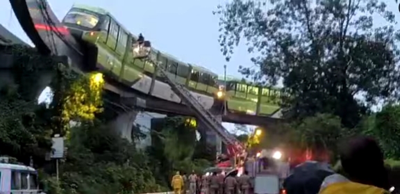 เดฎเตเดเดฌเตเดฏเดฟเตฝ เดฎเตเดฃเตเดฑเตเดฏเดฟเตฝ เดเตเดฐเตเดฏเดฟเตป เดฏเดพเดคเตเดฐเดฏเตเดเตเดเดฟเดเต เดจเดฟเดถเตเดเดฒเด; เดเดฏเดฐเดชเตเดชเดพเดคเดฏเดฟเตฝ เดเตเดเตเดเตเดเดฟ เดฏเดพเดคเตเดฐเดเตเดเดพเตผ