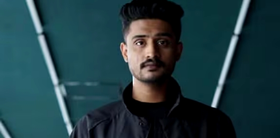 വാഹനം മാറ്റുന്നതിനെ ചൊല്ലി തർക്കം; നടുറോഡിൽ ഏറ്റുമുട്ടി സുരേഷ് ഗോപിയുടെ മകൻ മാധവും കോൺഗ്രസ് നേതാവും