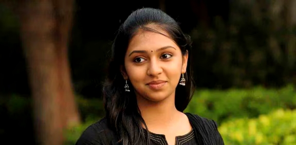 കാറിൽ വച്ച് മർദനം, ഭീഷണി‍; ഐടി ജീവനക്കാരനെ തട്ടിക്കൊണ്ടുപോയ കേസിൽ നടി ലക്ഷ്മി മേനോനെ ചോദ്യം ചെയ്യും