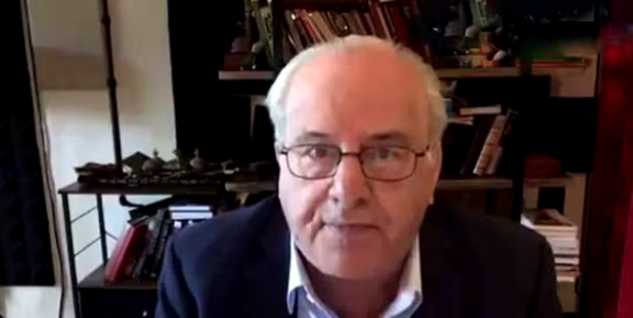 ഇന്ത്യയ്ക്ക് എതിരായ അധിക തീരുവ ആനയെ എലി മുഷ്ടി ചുരുട്ടി ഇടിക്കുന്നത് പോലെ