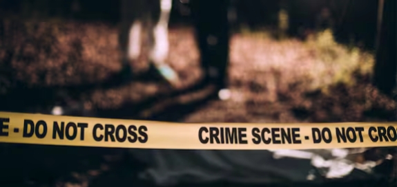 ഓണാഘോഷത്തിന് പിന്നാലെ തർക്കം; മാരകായുധങ്ങളുമായി എത്തി, നഴ്സിങ് വിദ്യാർഥിയെ മുറിയിൽ കയറി കുത്തി