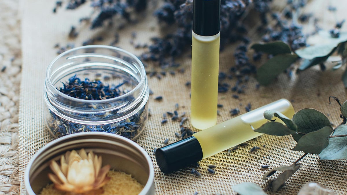 ഉറക്കം മെച്ചപ്പെടുത്താൻ പെർഫ്യൂം ; എന്താണ് ബെഡ് ടൈ പെർഫ്യൂം ട്രെൻഡ്