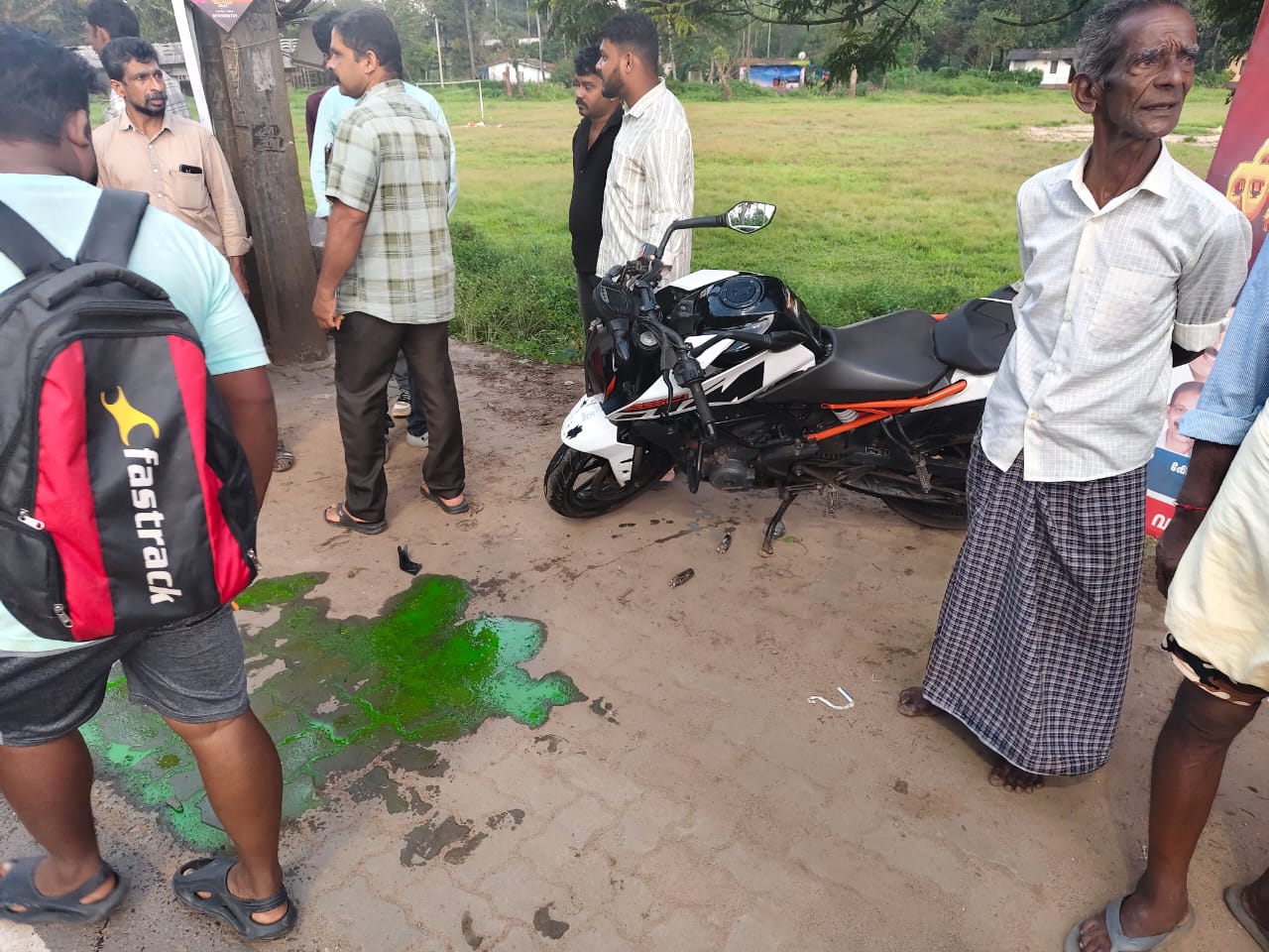 വാഹനാപകടം;രണ്ടുപേർക്ക് പരിക്ക്