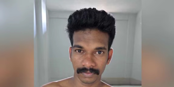 ലൈംഗിക ബന്ധത്തിൽ ഏർപ്പെടുന്നത് അഭിനയിപ്പിച്ചു; യുവാക്കളെ കെട്ടിത്തൂക്കി ജനനേന്ദ്രിയത്തിൽ സ്റ്റേപ്ലർ അടിച്ചു: യുവദമ്പതികൾ അറസ്റ്റിൽ