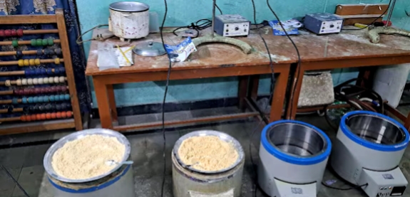 താഴെ സ്കൂൾ, മുകളില്‍ ലഹരിമരുന്ന് ‘ലാബ്’; മാഫിയാ തലവനായ സ്കൂൾ ഡയറക്ടർ അറസ്റ്റിൽ