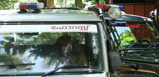 ഓപ്പറേഷൻ വനരക്ഷ: ഉദ്യോഗസ്ഥരുടെ അക്കൗണ്ടുകളിലേക്ക് ലക്ഷങ്ങൾ