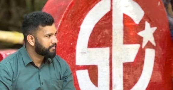 കണ്ണിലും ശരീരത്തിലും മുളക് സ്പ്രേ ചെയ്തു, ഡയഫ്രം അടിച്ചുതകർത്തു; പൊലീസ് ഭീകരത വിവരിച്ച് എസ്എഫ്ഐ മുൻ ജില്ലാ പ്രസിഡന്റ്