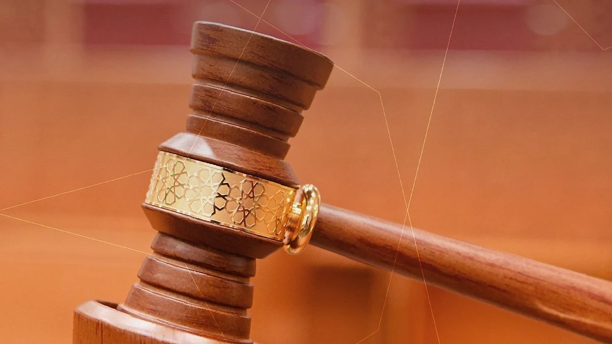 കോപ്പിയടി പിടിച്ചതിന് വിദ്യാർഥിനികളുടെ പീഡന പരാതി; അധ്യാപകനെ കോടതി വിട്ടയച്ചു