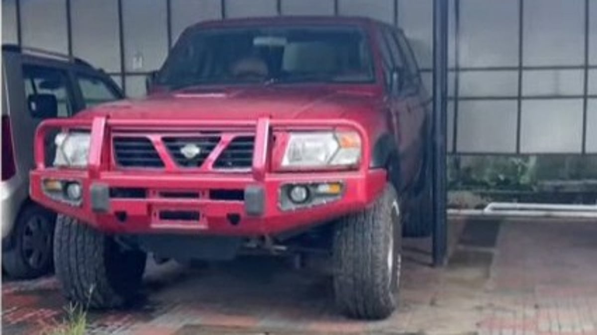 ഓപ്പറേഷന് നുംഖോര്: ദുല്ഖറിന്റെ ഒരു കാര്കൂടി പിടിച്ചെടുത്തു