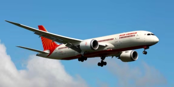 ലാൻഡ് ചെയ്യാൻ 400 അടി മാത്രം; എയർ ഇന്ത്യ ഡ്രീംലൈനർ വിമാനത്തിന്റെ റാറ്റ് പുറത്ത്, തകരാർ കണ്ടെത്താൻ പരിശോധന