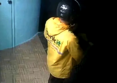 ഡെലിവറി ബോയ് മാറിടത്തിൽ സ്പർശിച്ചു, ആരോപണവുമായി യുവതി; വിഡിയോ തെളിവിനു പിന്നാലെ നടപടിയുമായി ബ്ലിങ്കിറ്റ്