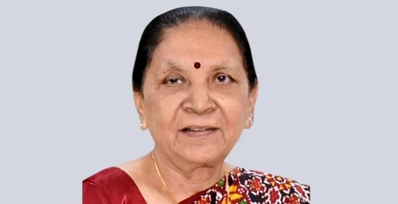 ‘ലിവ് ഇൻ റിലേഷൻഷിപ്പുകൾ ട്രെൻഡ്; അതിൽ നിന്ന് വിട്ടുനിൽക്കണം, അല്ലെങ്കിൽ 50 കഷ്ണങ്ങൾ ആയേക്കാം…’