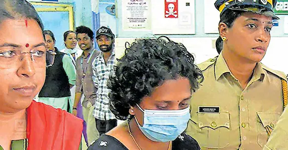 เดฐเดฃเตเดเต เดตเดฏเดธเตเดธเตเดเดพเดฐเดฟเดฏเต เดเดฟเดฃเดฑเตเดฑเดฟเดฒเตเดฑเดฟเดเตเดเต เดเตเดจเตเดจ เดเตเดธเต; เด
เดฎเตเดฎ เดถเตเดฐเตเดคเตเดตเดฟเดจเต เดเดฏเดฟเดฒเดฟเดจเต เดชเตเดฑเดคเตเดคเดฟเดฑเดเตเดเดฟเดฏเดคเต เดธเตเดเตเดธเต เดฑเดพเดเตเดเดฑเตเดฑเต