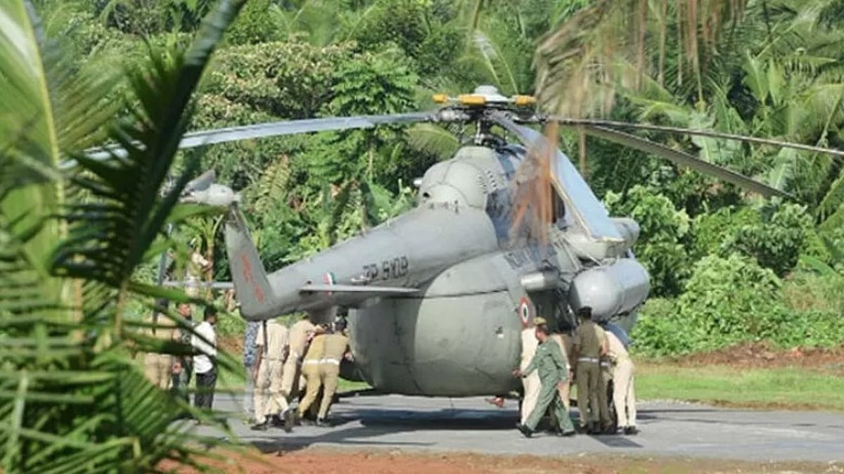 രാഷ്ട്രപതി സഞ്ചരിച്ച ഹെലികോപ്റ്റര്‍ കോണ്‍ക്രീറ്റില്‍ താഴ്ന്നു, പൊലീസും ഫയര്‍ഫോഴ്‌സും ചേര്‍ന്ന് തള്ളിനീക്കി, സുരക്ഷാ വീഴ്ച