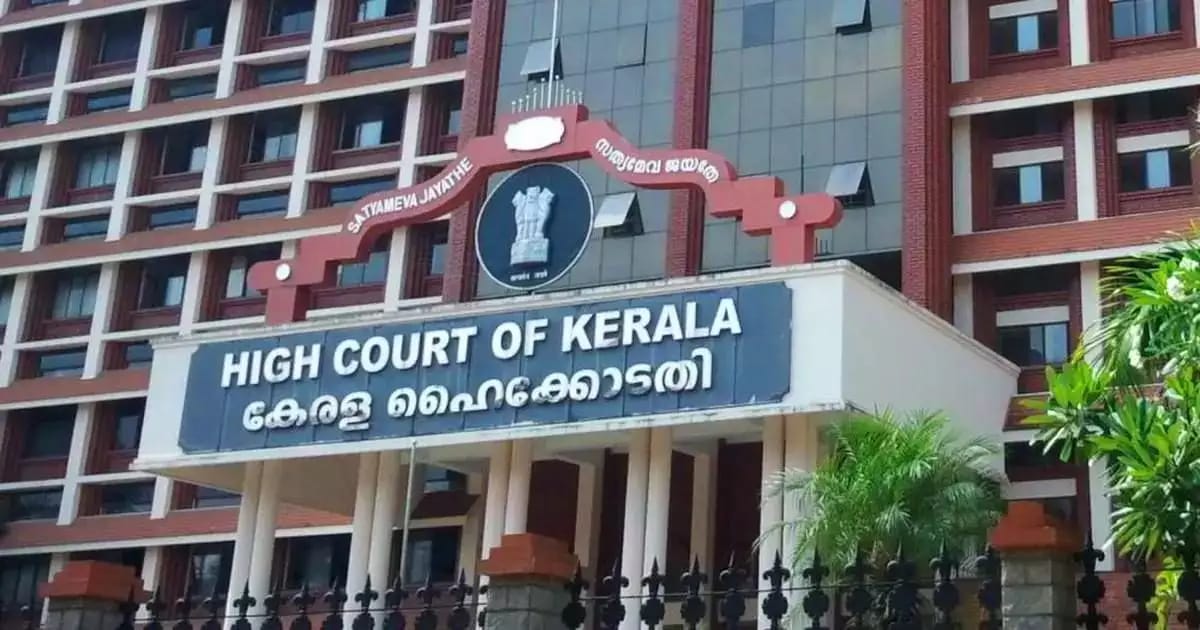 പണമില്ലെന്ന് പറഞ്ഞ് ചികിത്സ നിഷേധിക്കരുത്; നിരക്കുകൾ പ്രദർശിപ്പിക്കണം: ആശുപത്രികൾക്ക് ഹൈക്കോടതിയുടെ കർശന നിർദേശം