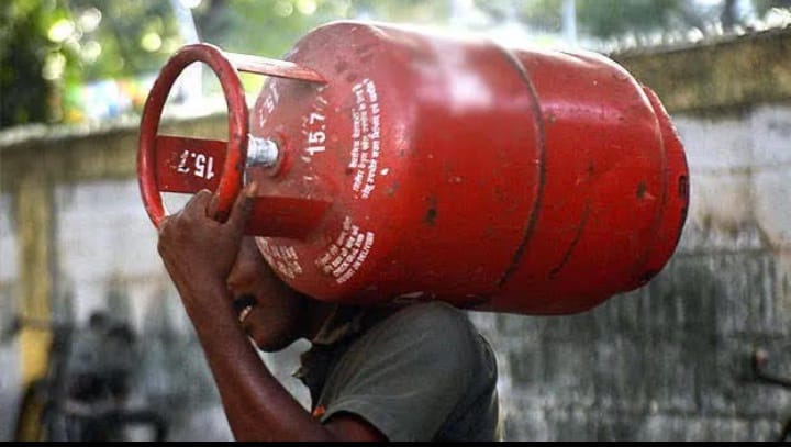 เดตเตเดเตเดเดฟเตฝ เดเตเดฏเดพเดธเต เดเดฃเดเตเดทเตป เดเดฃเตเดเตเดเตเดเดฟเตฝ เดจเดฟเดเตเดเตพเดเตเดเต เดฒเดญเดฟเดเตเดเตเด 50 เดฒเดเตเดทเด เดฐเตเดชเดฏเตเดเต เดเตปเดทเตเดตเดฑเตปเดธเต, เด
เดฑเดฟเดฏเดพเดคเตเดค เดเดฟเดฒ เดเดพเดฐเตเดฏเดเตเดเตพ