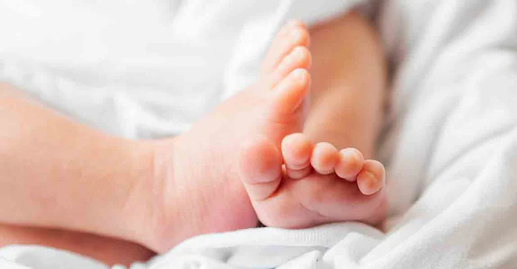 നാലാമതും പെൺകുഞ്ഞ് ജനിച്ചു; നവജാതശിശുവിനെ ശ്വാസം മുട്ടിച്ചു കൊലപ്പെടുത്തിയ അമ്മ അറസ്റ്റിൽ