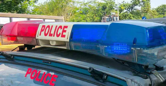 അമ്മ ശുചിമുറിയിൽ പോയപ്പോൾ കുഞ്ഞിനെ കടത്താൻ ശ്രമം, പെൺകുട്ടികൾ പിടിയിൽ