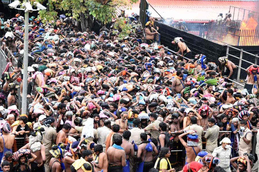 ശബരിമല: സ്പോട്ട് ബുക്കിങ് 20,000 പേർക്കുമാത്രം; ഏഴ് ബുക്കിങ് കേന്ദ്രങ്ങൾകൂടി തുറക്കും