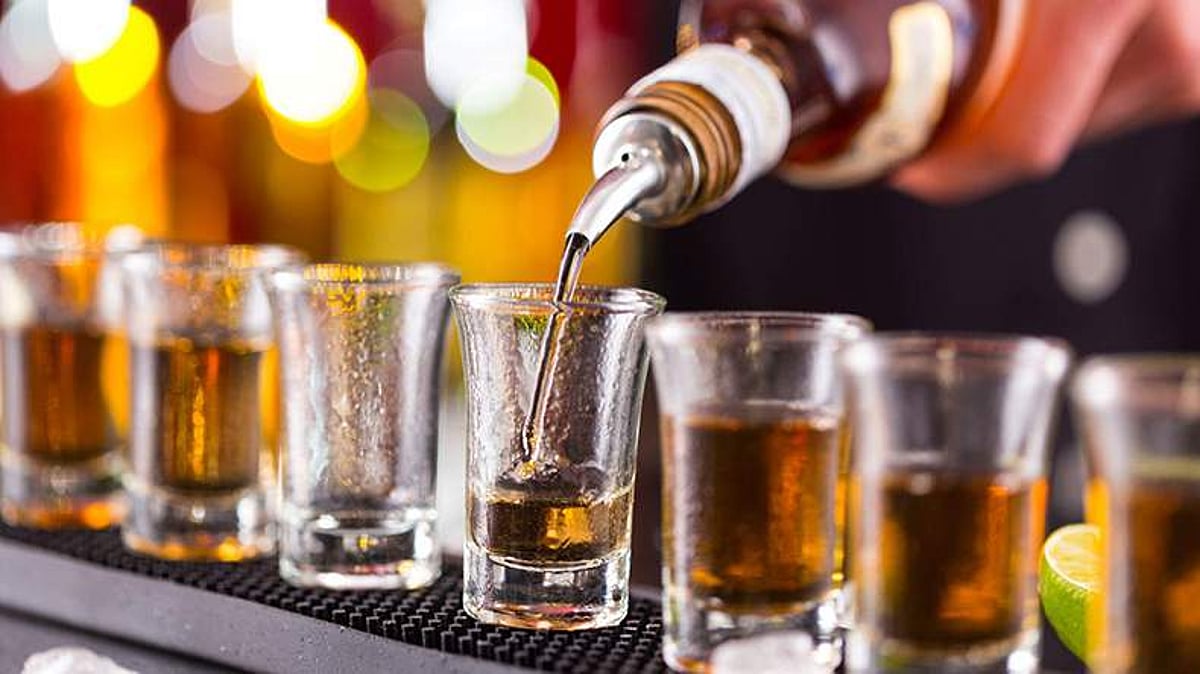 เดชเตเดณเดฟเดเต เดฆเดฟเดตเดธเดเตเดเดณเตเด เดตเตเดเตเดเดฃเตเดฃเดฒเตโ เดฆเดฟเดจเดตเตเด เดกเตเดฐเตเดกเต, เดธเดเดธเตเดฅเดพเดจเดคเตเดคเต เดฎเดฆเตเดฏ เดตเดฟเดฒเตโเดชเดจ เดเดฃเตเดเดพเดเดฟเดฒเตเดฒ