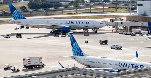 യുഎസിൽ വിമാന സർവീസുകൾ റദ്ദാക്കുന്നു, പരിഭ്രാന്തിയിൽ യാത്രക്കാർ