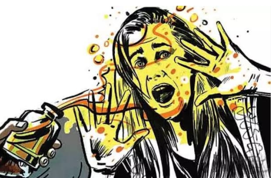 വിദ്യാർത്ഥിനിക്ക് നേരെ ആസിഡ് ആക്രമണം. പൊള്ളലേറ്റ 14 കാരി കോഴിക്കോട് മെഡിക്കൽ കോളേജിൽ ചികിത്സയിൽ