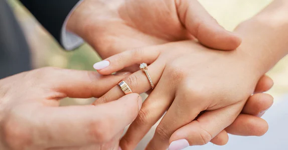 เดเดฏเดฟเดฒเดฟเตฝ เดเตเดฒเดเตเดเตเดธเต เดชเตเดฐเดคเดฟเดเตพ เดคเดฎเตเดฎเดฟเตฝ เดธเดฟเดจเดฟเดฎเดฏเต เดตเตเดฒเตเดฒเตเด เดชเตเดฐเดฃเดฏเด, เดชเดฐเตเตพ เด
เดจเตเดตเดฆเดฟเดเตเดเต เดเตเดเดคเดฟ; เดชเตเดฑเดคเตเดคเดฟเดฑเดเตเดเดฟ เดตเดฟเดตเดพเดนเด