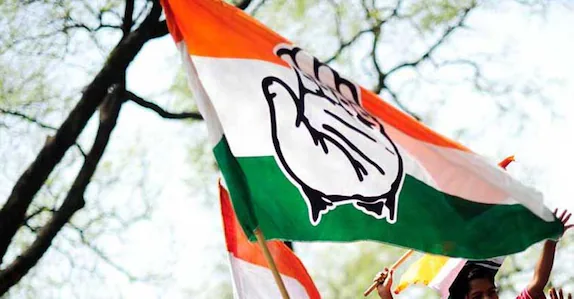 നിയമസഭയിൽ എംപിമാർക്കും പ്രതീക്ഷ; 2021ലെ പാളിച്ചയിൽ പാഠം പഠിക്കുമോ?, രാഹുലിന് പകരമാര്? ഷാഫിയുടെ നിലപാട് നിർണായകം