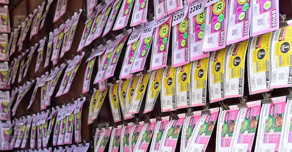 തോക്കു ചൂണ്ടി, ഭാഗ്യം പോയി’; ഒരു കോടി രൂപ സമ്മാനമടിച്ച ലോട്ടറി ടിക്കറ്റ് കണ്ടെത്താനായില്ല, ഹാജരാക്കേണ്ട അവസാനദിനം ഇന്ന്