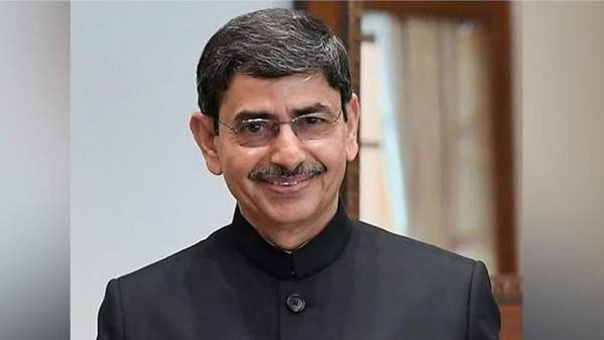 ദേശീയഗാനം ആലപിച്ചില്ല, പ്രതിഷേധിച്ച് ഗവര്ണര് ആര് എന് രവി ഇറങ്ങിപ്പോയി; തമിഴ്നാട് നിയമസഭയില് നാടകീയ രംഗങ്ങള്