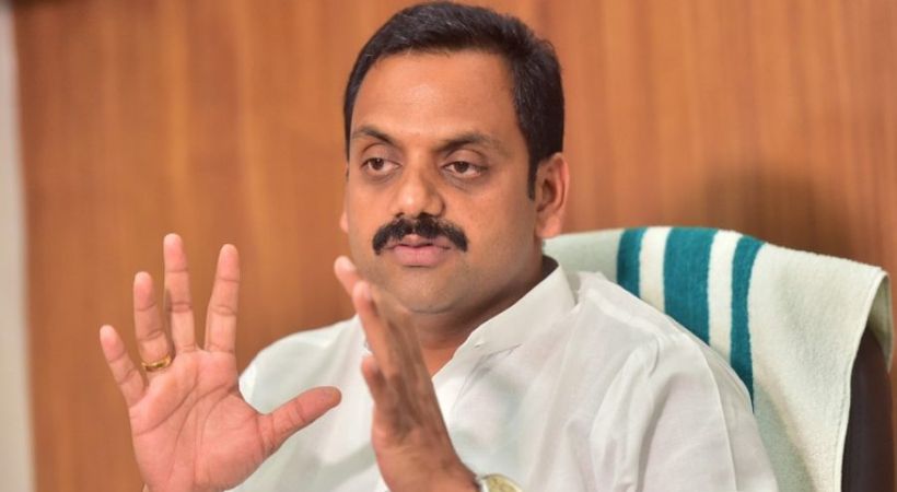 പൊലീസ് ഉദ്യോഗസ്ഥരെ കയ്യേറ്റം ചെയ്‌തെന്ന കേസ്: ഡീന്‍ കുര്യാക്കോസ് എംപിക്ക് അറസ്റ്റ് വാറണ്ട്