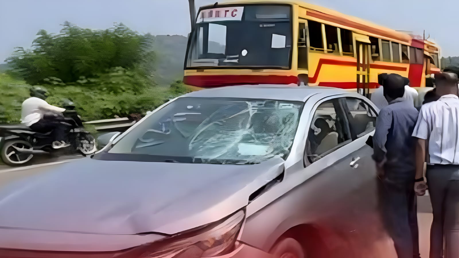 മുട്ടിലിൽ കാറിടിച്ച് കാൽനട യാത്രക്കാരായ 3 പേർക്ക് പരിക്ക്