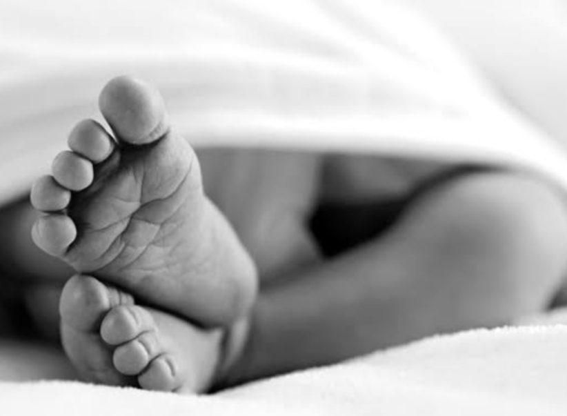 സ്കൂൾ പരീക്ഷയ്ക്കിടെ പത്താം ക്ലാസ് വിദ്യാർഥിനി പ്രസവിച്ചു; ഒന്നുമറിഞ്ഞില്ലെന്ന് രക്ഷിതാക്കൾ