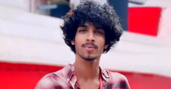 എസ്എഫ്ഐ നേതാവ് വീട്ടിൽ തൂങ്ങിമരിച്ച നിലയിൽ, ബിരുദ വിദ്യാർഥി