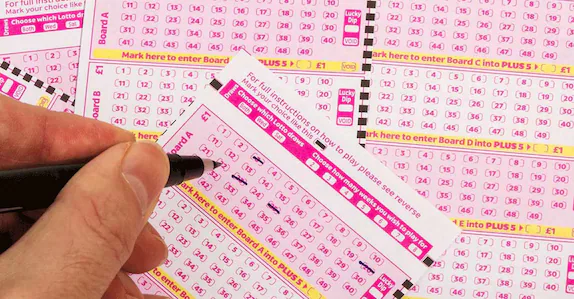 21 സുഹൃത്തുക്കളെ കാത്തിരിക്കുന്നത് 1,300 കോടിയിലധികം രൂപ: ‘യൂറോ മില്യൺസി’ന്റെ വമ്പൻ ജാക്പോട്ട് ഈ കൊച്ചു ഗ്രാമത്തിന്