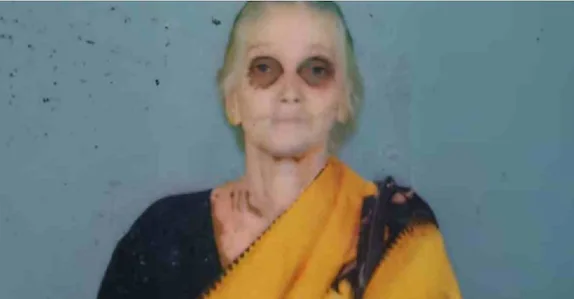 അമ്മയുടെ മൃതദേഹം മകൻ അടുക്കളയിൽ കുഴിച്ചിട്ടു; അടുപ്പുകല്ല് മുകളിൽവച്ചു