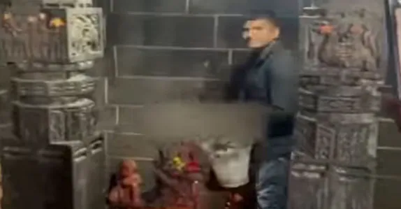 ശിവരാത്രി ആഘോഷത്തിൽ പങ്കെടുക്കാൻ ക്ഷേത്രത്തിലെത്തി മുസ്‍ലിം എംഎൽഎ; ഗോമൂത്രം തളിച്ച് ബിജെപി