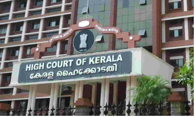 പുരുഷന്മാര്ക്കും ആത്മാഭിമാനം ഉണ്ട്’; പിതാവിന്റെ പേരുമാറ്റത്തില് നിര്ദേശവുമായി ഹൈക്കോടതി